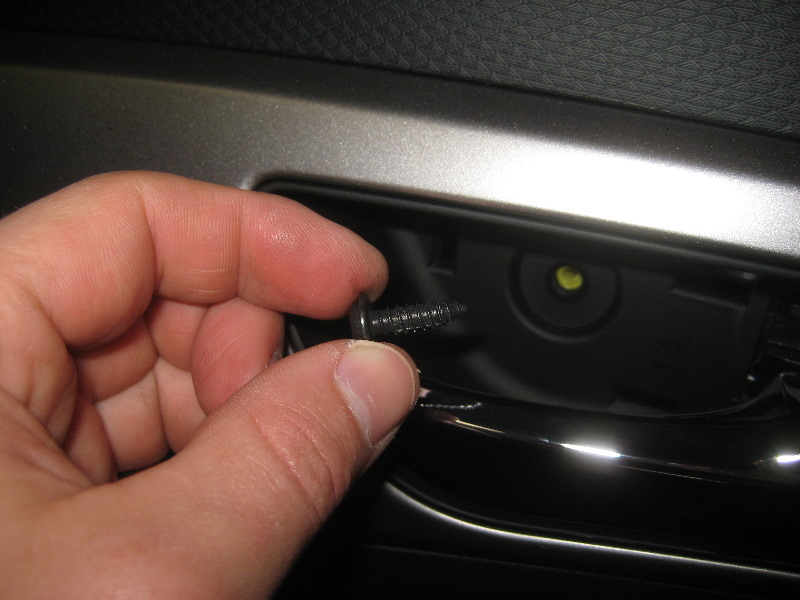 Hyundai-Veloster-Interior-Door-Panel-Removal-Guide-023