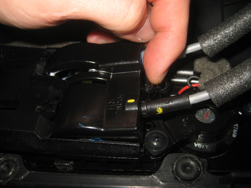 Hyundai-Veloster-Interior-Door-Panel-Removal-Guide-032