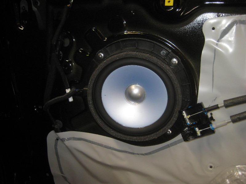 Hyundai-Veloster-Interior-Door-Panel-Removal-Guide-040