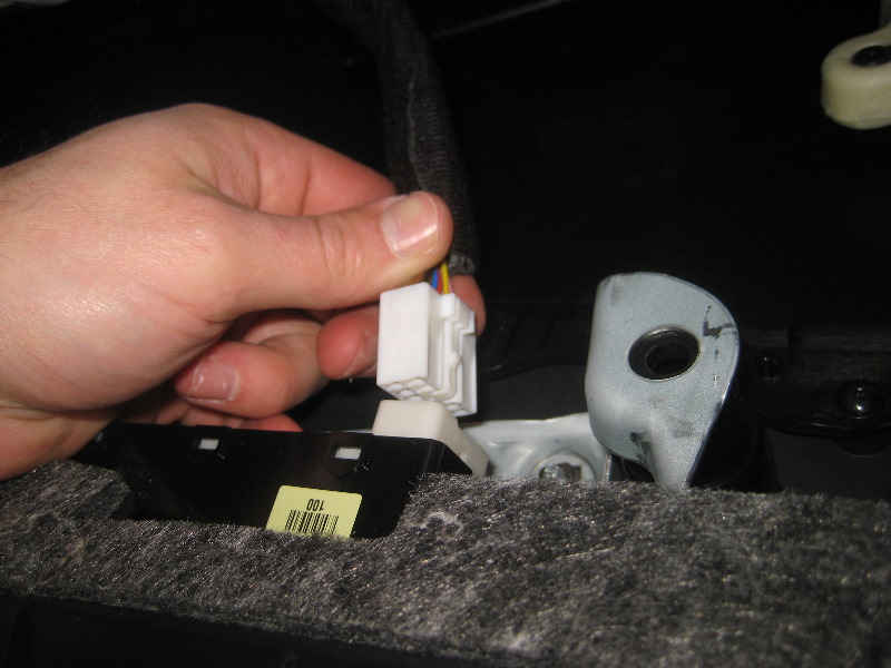 Hyundai-Veloster-Interior-Door-Panel-Removal-Guide-043