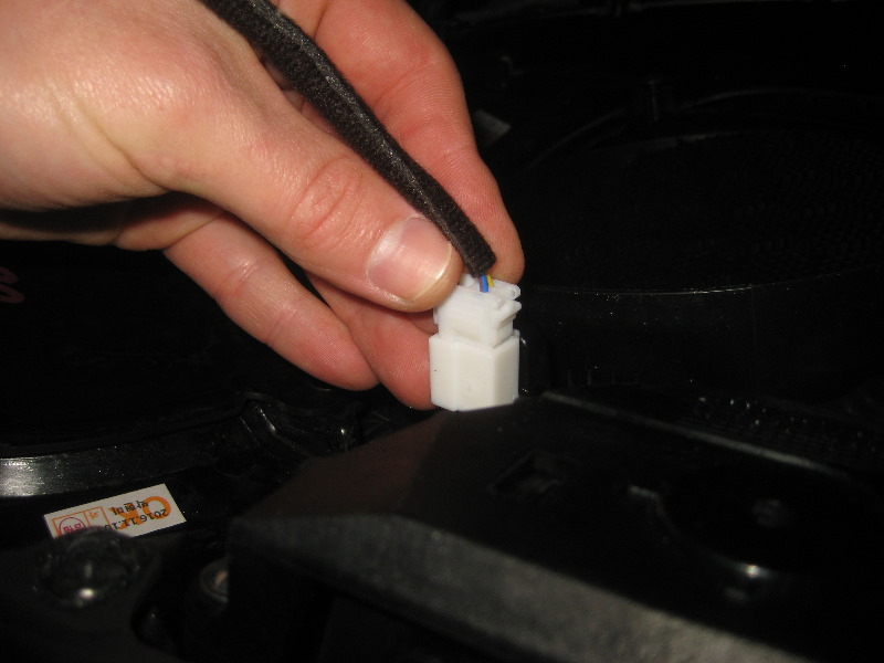 Hyundai-Veloster-Interior-Door-Panel-Removal-Guide-045