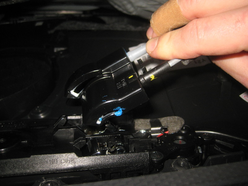 Hyundai-Veloster-Interior-Door-Panel-Removal-Guide-046