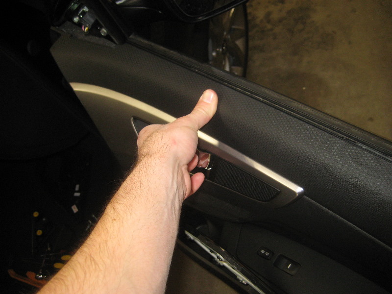 Hyundai-Veloster-Interior-Door-Panel-Removal-Guide-049