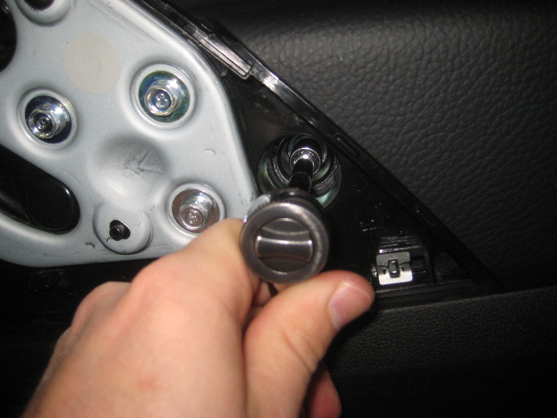 Hyundai-Veloster-Interior-Door-Panel-Removal-Guide-057