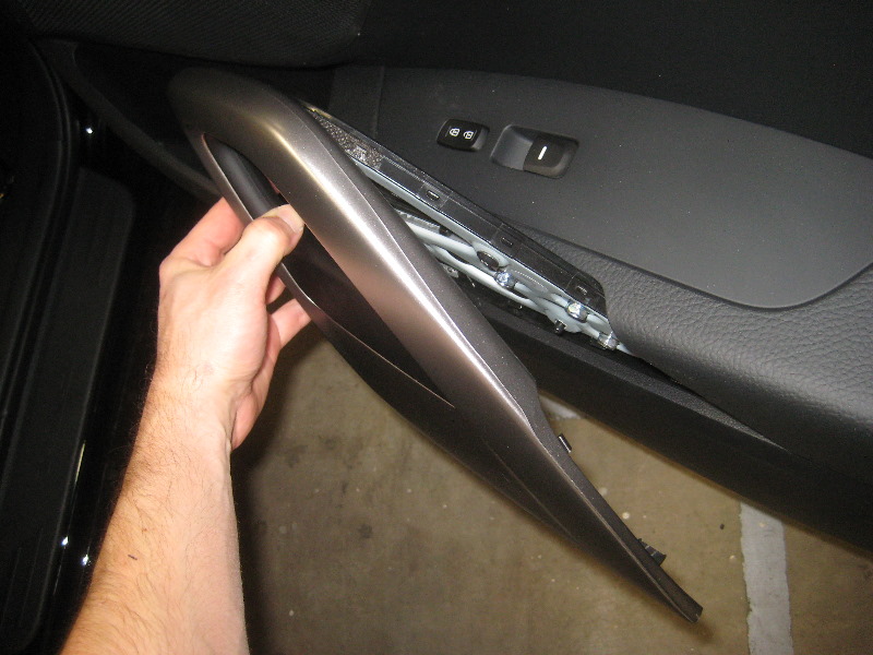 Hyundai-Veloster-Interior-Door-Panel-Removal-Guide-059