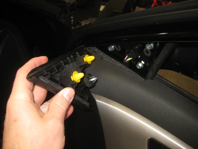 Hyundai-Veloster-Interior-Door-Panel-Removal-Guide-061