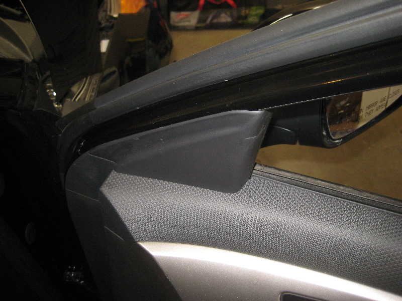 Hyundai-Veloster-Interior-Door-Panel-Removal-Guide-062