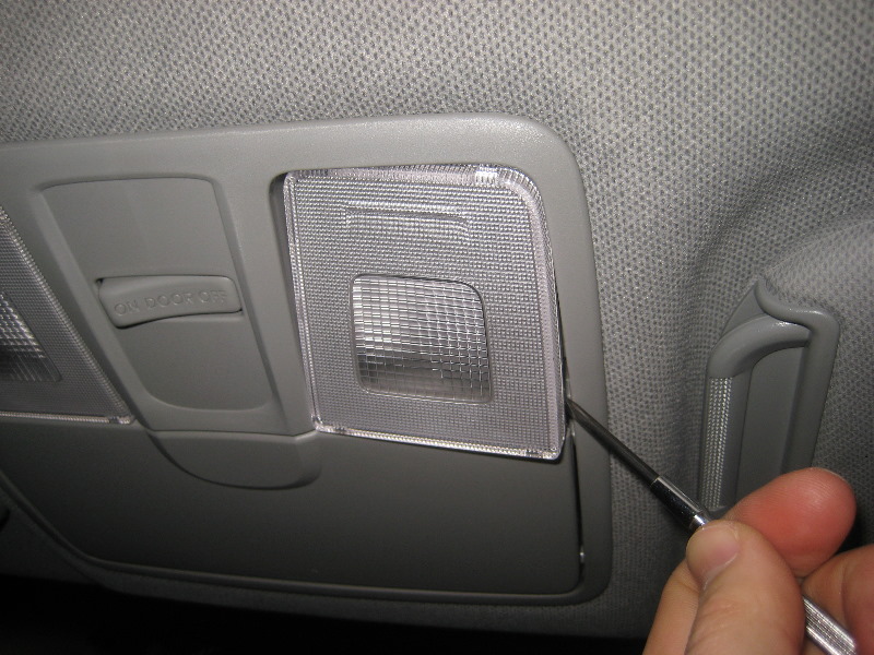 Hyundai-Veloster-Map-Light-Bulbs-Replacement-Guide-002