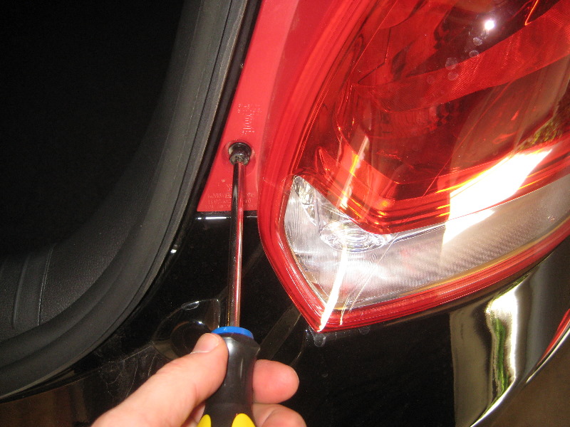 Hyundai-Veloster-Tail-Light-Bulbs-Replacement-Guide-034 2013 Hyundai Veloster Rear Turn Signal Bulb