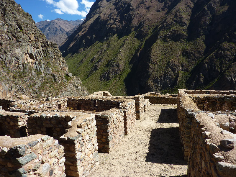 Inca-Hiking-Trail-To-Machu-Picchu-Peru-042