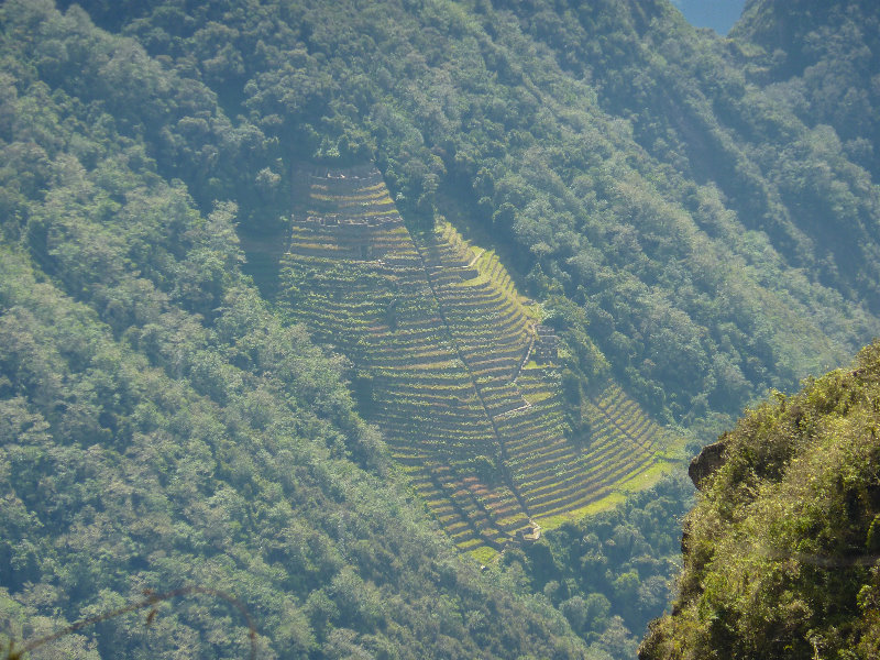 Inca-Hiking-Trail-To-Machu-Picchu-Peru-302
