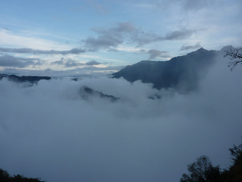 Inca-Hiking-Trail-To-Machu-Picchu-Peru-333
