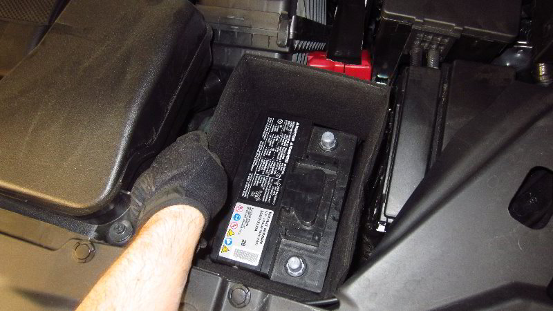 Infiniti-QX60-12V-Automotive-Battery-Replacement-Guide-028
