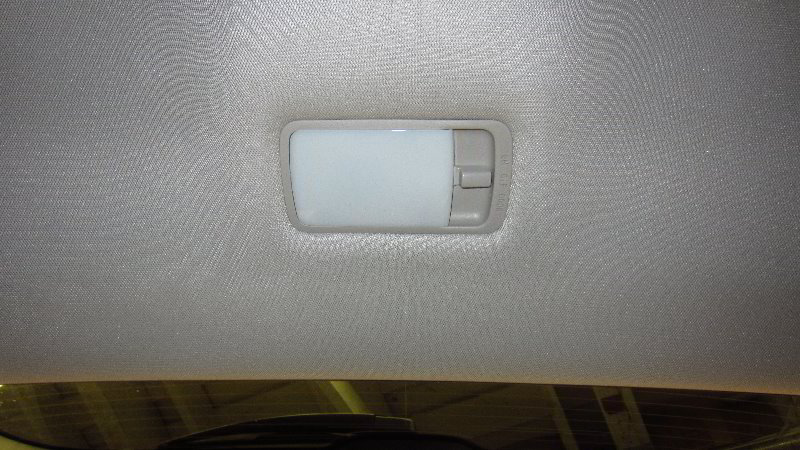 Infiniti-QX60-Cargo-Area-Light-Bulb-Replacement-Guide-001