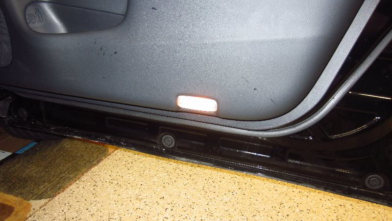 Infiniti-QX60-Door-Panel-Courtesy-Step-Light-Bulb-Replacement-Guide-002
