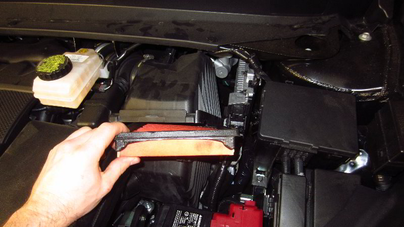 Infiniti-QX60-Engine-Air-Filter-Replacement-Guide-007