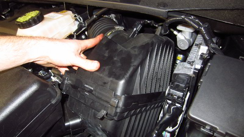 Infiniti-QX60-Engine-Air-Filter-Replacement-Guide-014