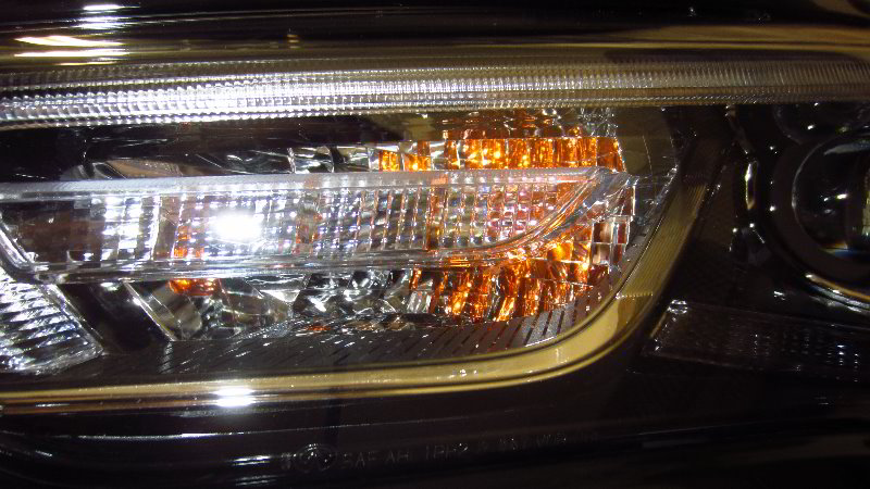 Infiniti-QX60-Front-Turn-Signal-Light-Bulbs-Replacement-Guide-002