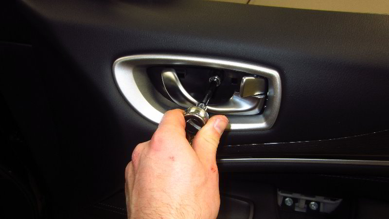 Infiniti-QX60-Interior-Door-Panel-Removal-Guide-006