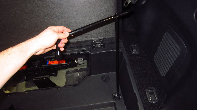 Infiniti-QX60-Spare-Tire-Lowering-Removal-Guide-008