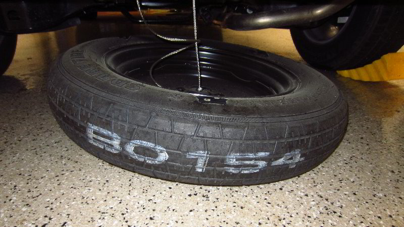 Infiniti-QX60-Spare-Tire-Lowering-Removal-Guide-011