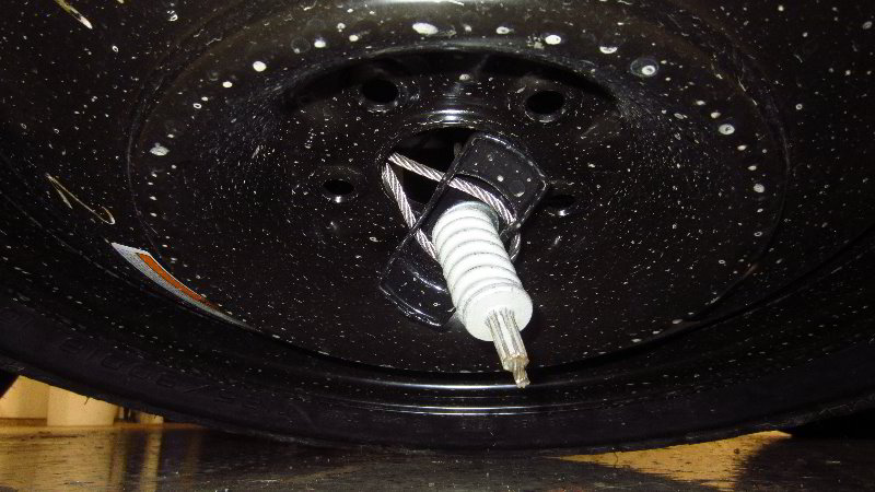 Infiniti-QX60-Spare-Tire-Lowering-Removal-Guide-012