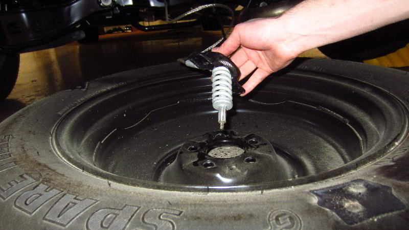 Infiniti-QX60-Spare-Tire-Lowering-Removal-Guide-013