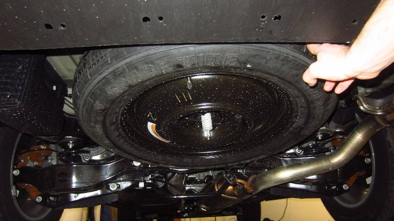 Infiniti-QX60-Spare-Tire-Lowering-Removal-Guide-018