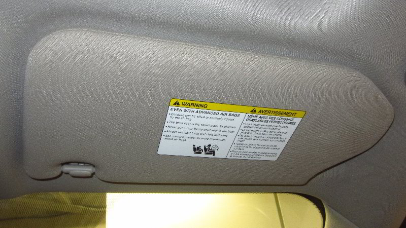 Infiniti-QX60-Vanity-Mirror-Light-Bulb-Replacement-Guide-018
