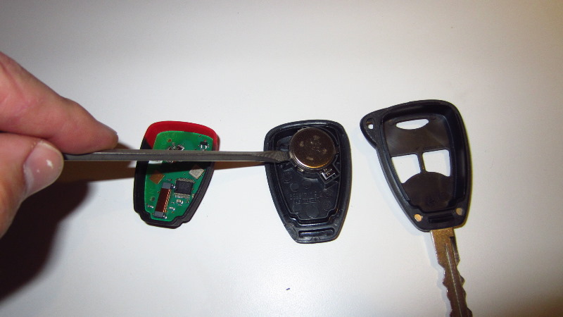 Jeep-Compass-Key-Fob-Battery-Replacement-Guide-007