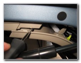 Jeep-Grand-Cherokee-Cargo-Area-Light-Bulb-Replacement-Guide-002