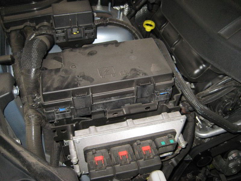 Jeep-Grand-Cherokee-Electrical-Fuse-Replacement-Guide-014
