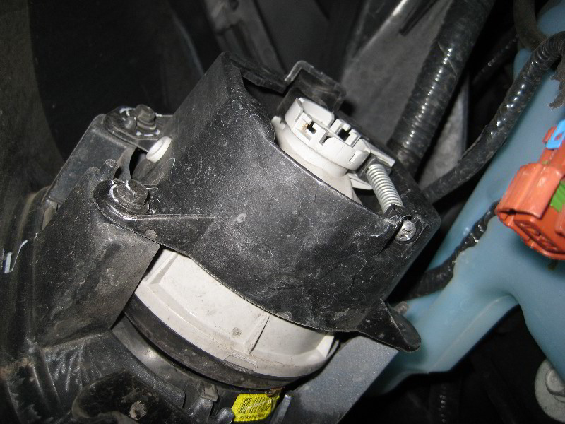 Jeep-Grand-Cherokee-Fog-Light-Bulbs-Replacement-Guide-008