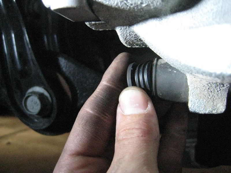 Jeep-Grand-Cherokee-Front-Brake-Pads-Replacement-Guide-041