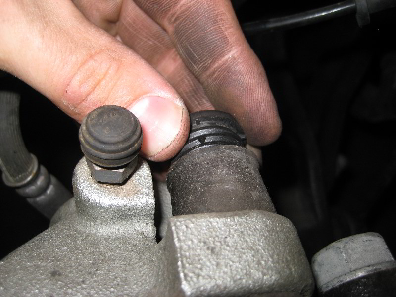 Jeep-Grand-Cherokee-Front-Brake-Pads-Replacement-Guide-042