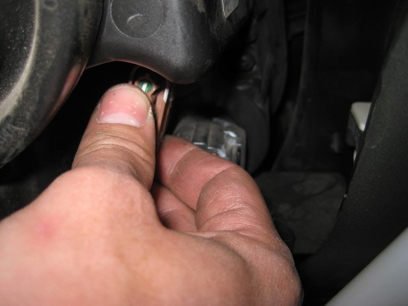 Jeep-Grand-Cherokee-Headlight-Bulbs-Replacement-Guide-027