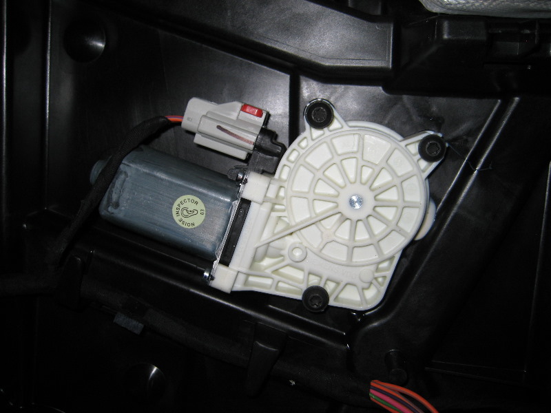 Jeep-Liberty-Door-Panel-Removal-Speaker-Replacement-Guide-027