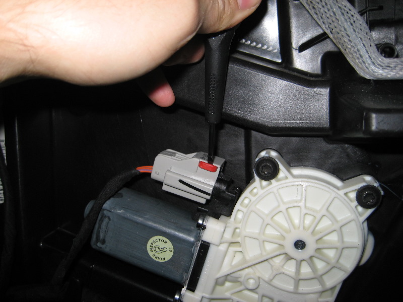 Jeep-Liberty-Door-Panel-Removal-Speaker-Replacement-Guide-028