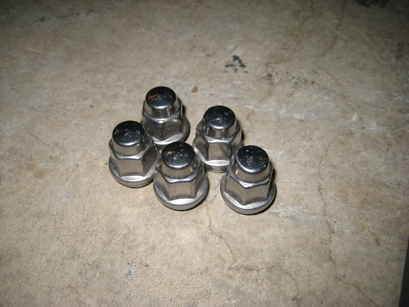 Jeep-Liberty-Front-Brake-Pads-Replacement-Guide-005