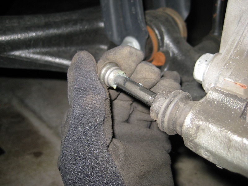 Jeep-Liberty-Front-Brake-Pads-Replacement-Guide-017