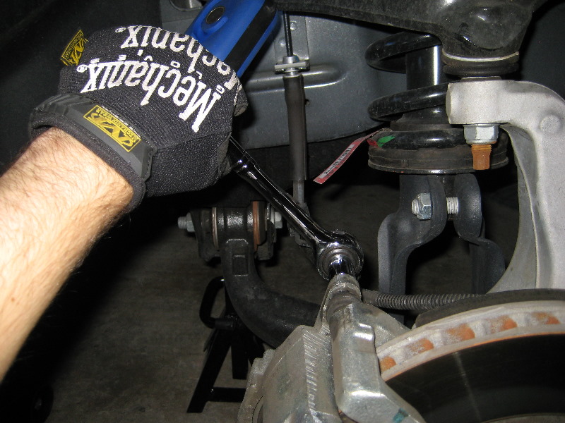 Jeep-Liberty-Front-Brake-Pads-Replacement-Guide-029