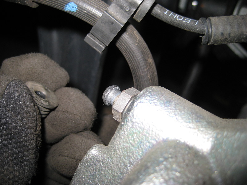 Jeep-Liberty-Front-Brake-Pads-Replacement-Guide-032