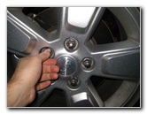 Jeep-Liberty-Front-Brake-Pads-Replacement-Guide-004