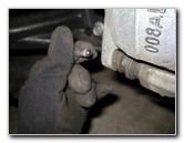 Jeep-Liberty-Front-Brake-Pads-Replacement-Guide-011