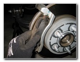 Jeep-Liberty-Front-Brake-Pads-Replacement-Guide-014