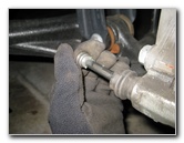 Jeep-Liberty-Front-Brake-Pads-Replacement-Guide-017