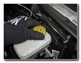 Jeep-Liberty-Front-Brake-Pads-Replacement-Guide-023