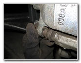 Jeep-Liberty-Front-Brake-Pads-Replacement-Guide-028