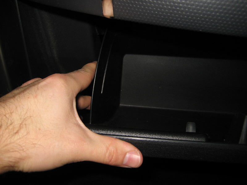 Jeep-Liberty-Cabin-Air-Filters-Cleaning-Replacement-Guide-019