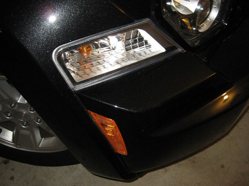 Jeep-Liberty-Headlight-Bulbs-Replacement-Guide-020